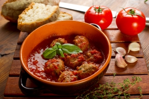 meat balls with tomatoes sauce